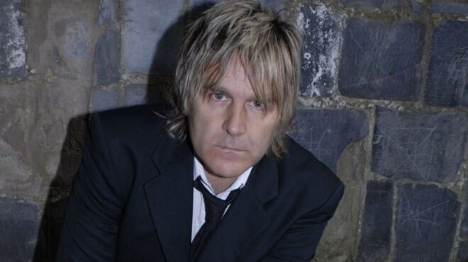 Mort de Mike Peters : le chanteur de The Alarm a succombé à un cancer à l'âge de 66 ans